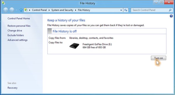 Einrichten von »File History« (Bild: Microsoft)