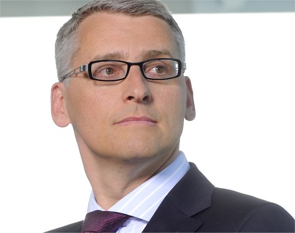 Jürgen Walter, Senior Vice President, Fujitsu