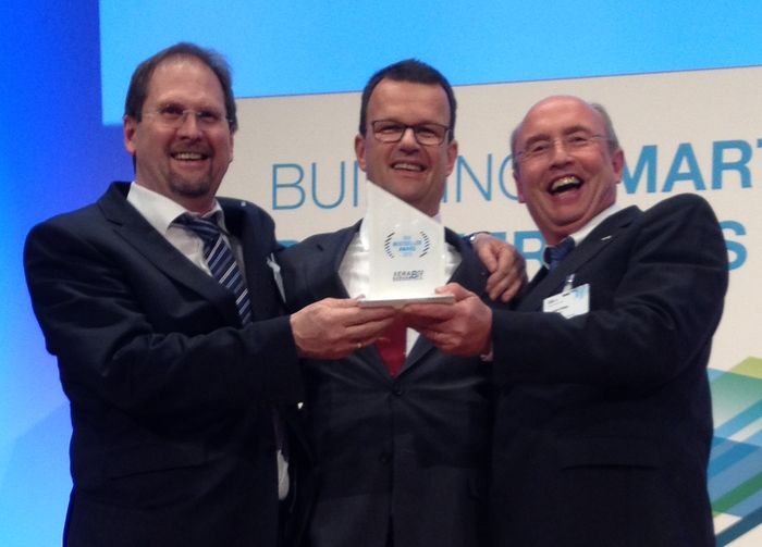 Xerabit-Management erhält BestSeller-Award von IBM (Bild: Xerabit)