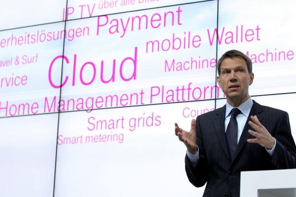 Für Telekom-Vorstand René Obermann ist die Cloud das beherrschende Thema auf der CeBIT (Bild: Telekom)