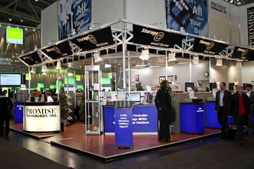 Promise stellt in der Halle 2 den größten Storage-Stand (Bild: speicherguide.de).