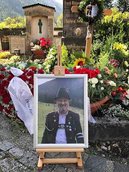 Engelbert wurde am 29. August 2017 in seinem Heimatort Bayrischzell beigesetzt.