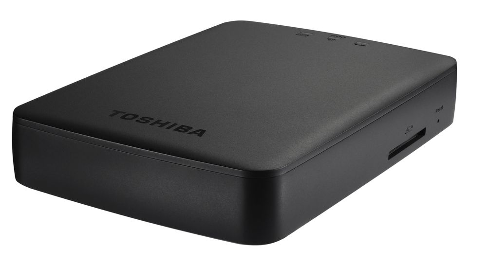 WLAN-Festplatte »Canvio AeroMobile« mit SD-Karten-Steckplatz (Bild: Toshiba)