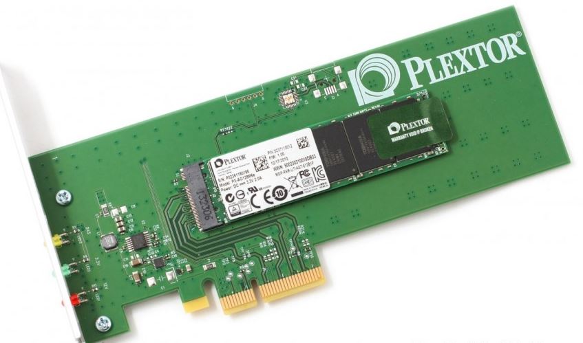 Bei der M6e-SSD wird eine SSD im M.2-Format auf eine PCIe-Adapterplatine gesteckt (Bild: Plextor)