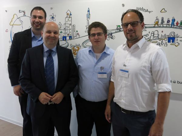 Gesprächsteilnehmer beim Roundtable (v.l.): Holger Kärcher (Helpium), Peter Wüst (Netapp), Lars Göbel (DARZ) und Sebastian Zilch von Freunde der Cloud (Bild: speicherguide.de)