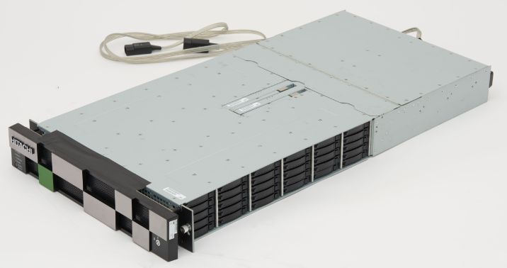 All-Flash-Array beherbergt Hochleistungs-Controller sowie bis zu 60 SSDs (Bild: HDS)