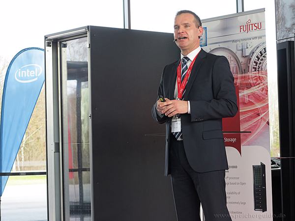 Stefan Roth von Fujitsu auf der Veranstaltung in Neuburg a.d. Donau: »Hyperscale und Software-defined Storage sind bereits Realität.« (Bild: speicherguide.de)