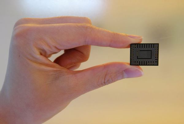 Bis zu 512 GByte Flash-Speicher auf einem Chip im BGA-Format (Bild: Samsung)