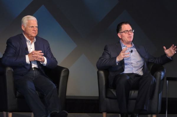 EMC-CEO Joe Tucci (li.) und Michael Dell, Gründer und CEO von Dell, auf der diesjährigen EMC World 2016 (Bild: speicherguide.de)