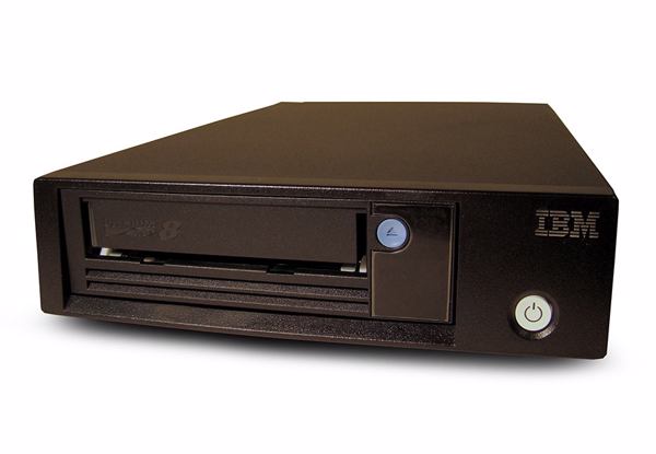 IBM kündigt das LTO-8-Laufwerk »TS2280 Tape Drive« an.